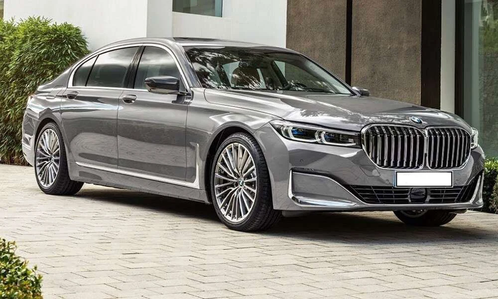 Key Considerations Before Choosing a Luxury Car Rental Company